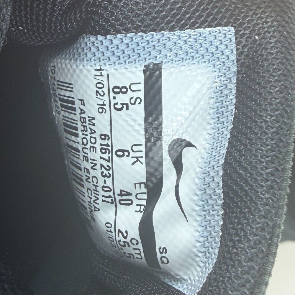 Nike Air Max Thea Womens 8.5 Black Leather Textured Sneakers White Gum Sole Shoe - Picture 4 of 9
